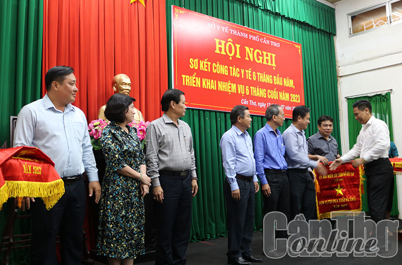 Tìm giải pháp tháo gỡ vướng mắc cho ngành y tế