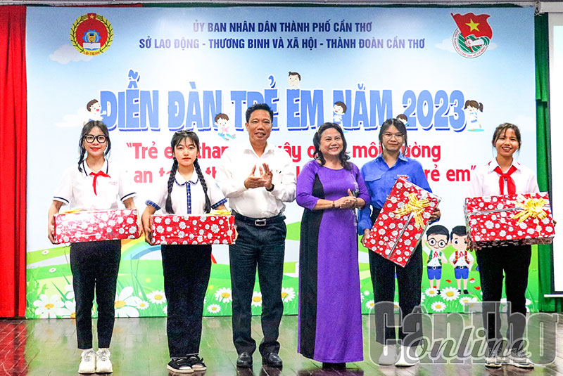 Ðẩy mạnh công tác hỗ trợ, chăm lo đời sống vật chất, tinh thần, tạo cơ hội phát triển bình đẳng cho mọi trẻ em