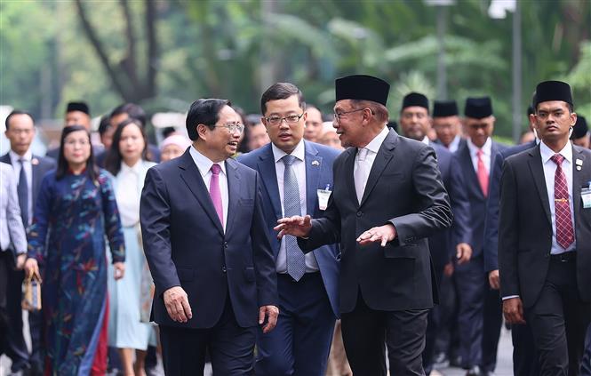 Thủ tướng Phạm Minh Chính chủ trì lễ đón Thủ tướng Malaysia thăm chính thức Việt Nam