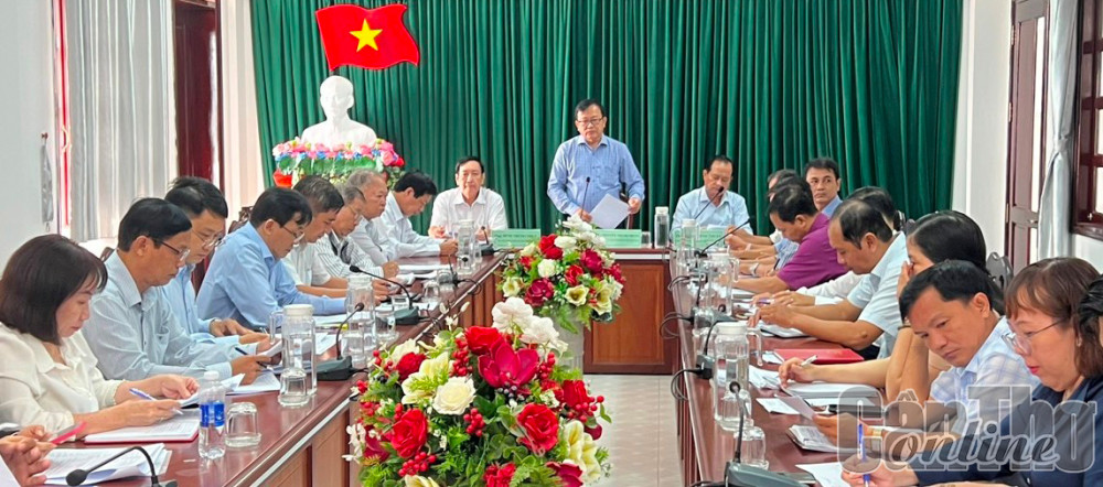 Ông Nguyễn Trung Nhân, Chủ tịch Ủy ban MTTQVN thành phố, phát biểu tại cuộc giám sát.