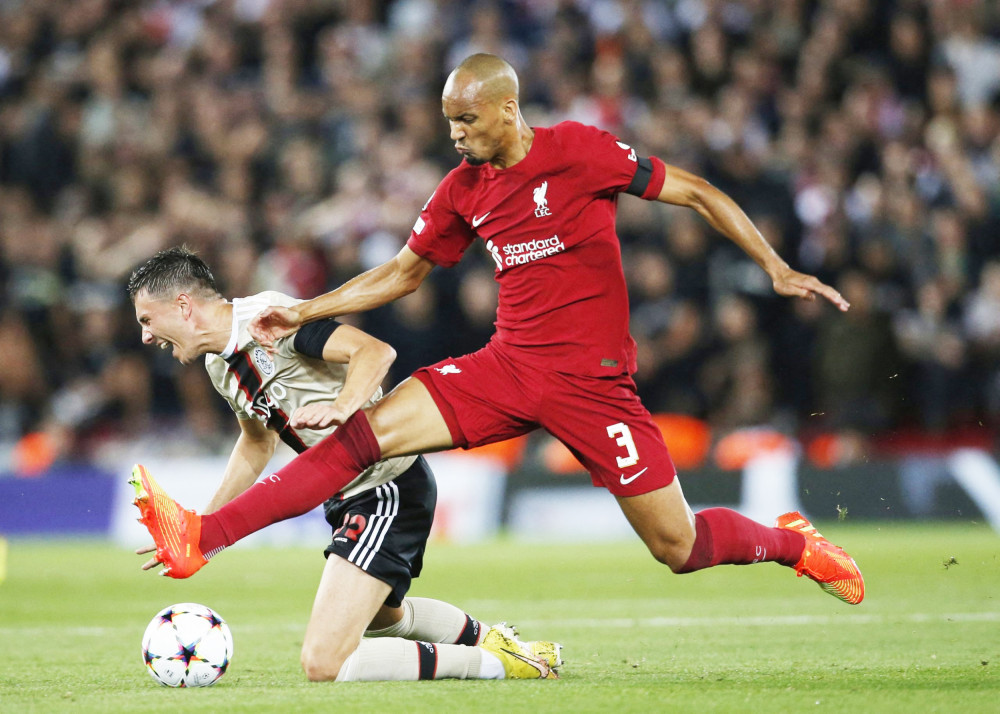 Fabinho (phải) là một trong những cầu thủ dày dặn kinh nghiệm nhất của Liverpool. Ảnh: thisisfutbol