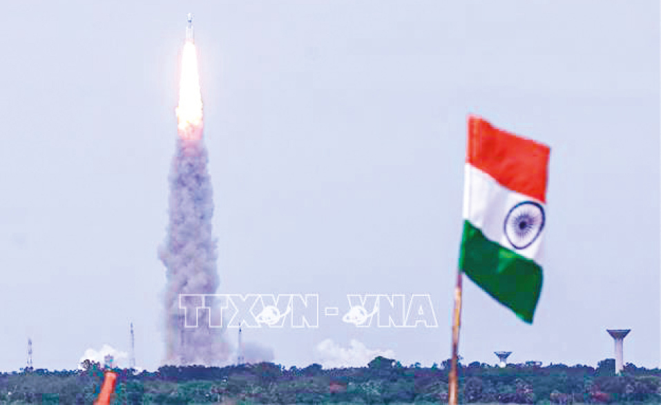 Vụ phóng tàu Chandrayaan-3 từ trung tâm vũ trụ Satish Dhawan tại bang Andhra Pradesh, miền Nam Ấn Độ ngày 14-7.