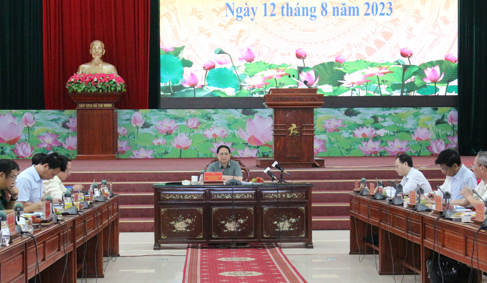 Phải làm tốt công tác quy hoạch, phát triển dự án, công trình ứng phó sạt lở đảm bảo tiêu chí 4 trong 1