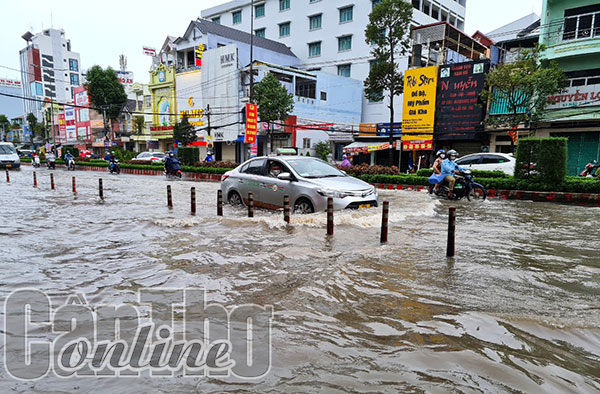 Ðề phòng ngập lụt ảnh hưởng đến sản xuất, sinh kế người dân