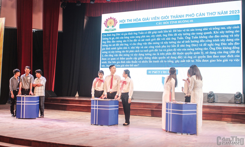 Hội thi “Hòa giải viên giỏi”, một hình thức sân khấu hóa trong tuyên truyền pháp luật.