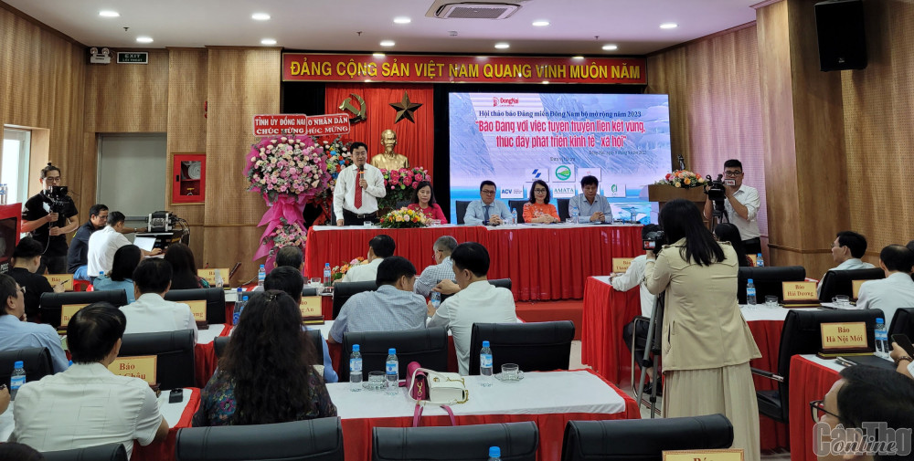 Toàn cảnh hội thảo.