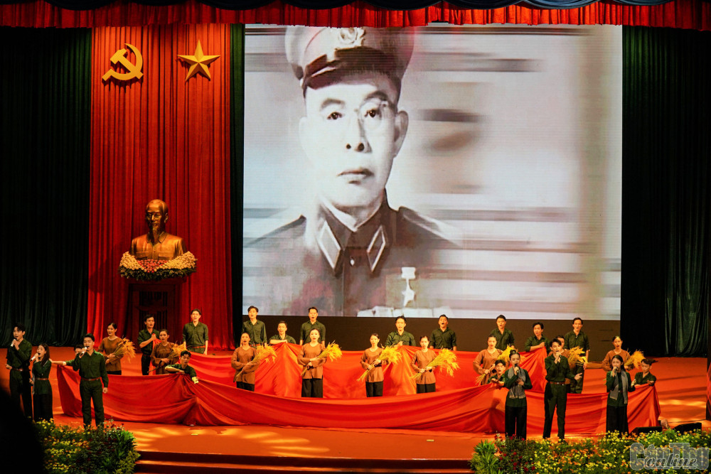 Chương trình nghệ thuật tái hiện cuộc đời và sự nghiệp cách mạng của GS Trần Đại Nghĩa.