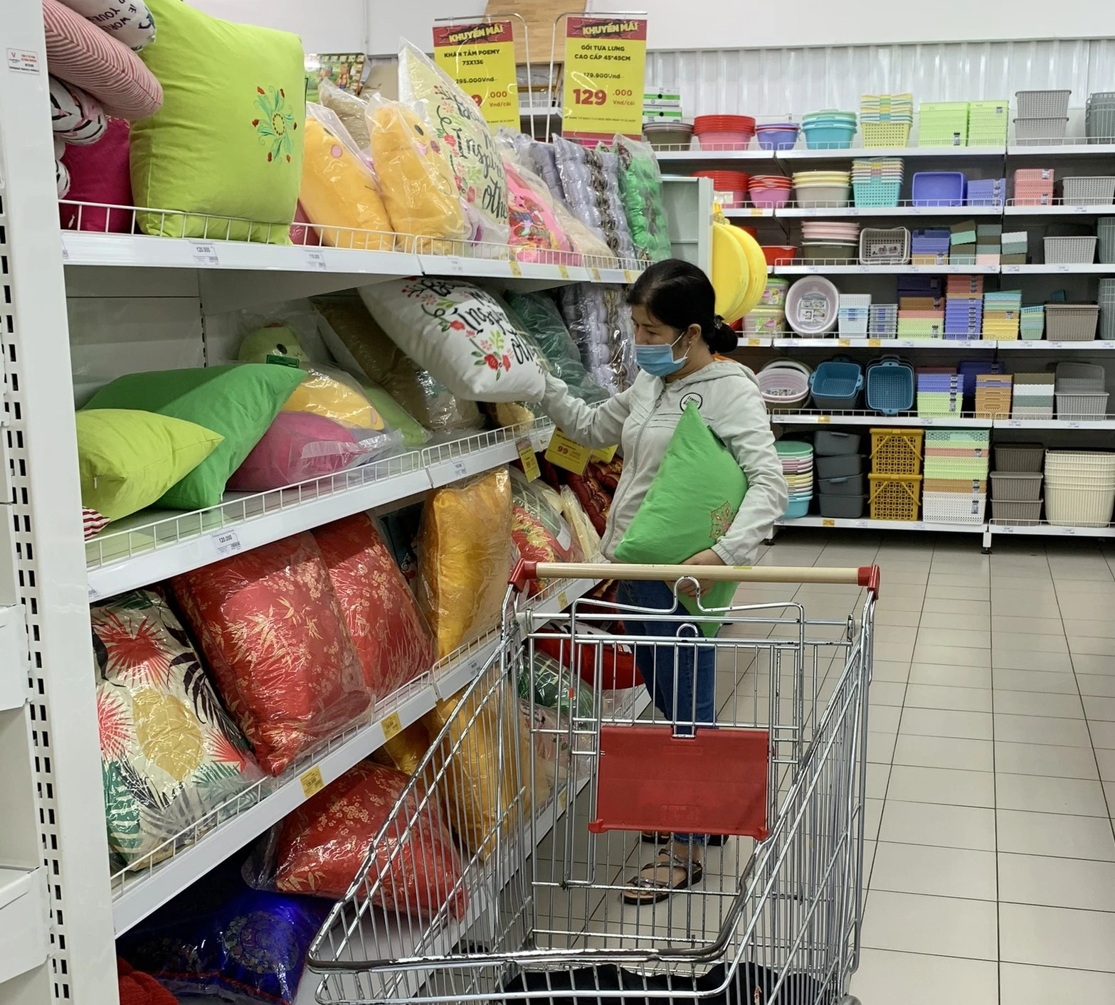 Tạo điểm nhấn cho không gian phòng khách