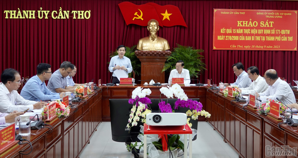 Đồng chí Nguyễn Quang Trường phát biểu tại buổi làm việc.