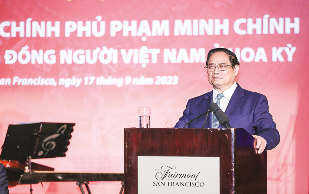 Thủ tướng Phạm Minh Chính thăm hỏi cộng đồng người Việt Nam tại Hoa Kỳ.  Ảnh: Dương Giang-TTXVN
