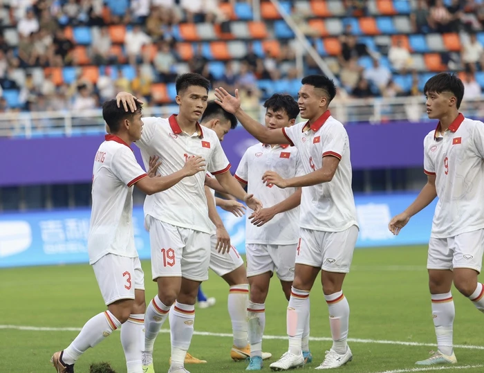 Tuyển Olympic Việt Nam thắng trận ra quân tại ASIAD 19