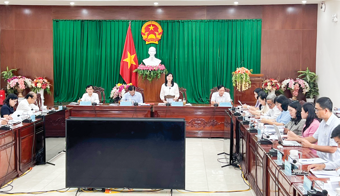 Phối hợp tháo gỡ khó khăn, nâng cao chất lượng chăm sóc sức khỏe nhân dân Ban Văn hóa - Xã hội HĐND thành phố giám sát và làm việc với Sở Y tế thành phố.