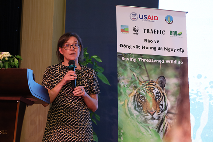 Bà Michelle Owen, Giám đốc Văn phòng Dự án Bảo vệ động vật hoang dã nguy cấp – WWF, phát biểu tổng kết hội thảo. Ảnh: Đỗ Mỹ Linh