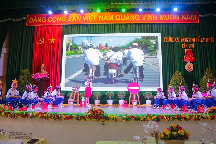 Giúp trẻ chủ động tìm hiểu pháp luật