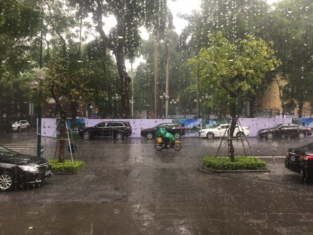 Áp thấp nhiệt đới di chuyển hướng Tây Tây Bắc, gió giật đến cấp 9