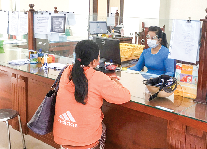 Rắc rối khi mượn hồ sơ người khác đi làm việc