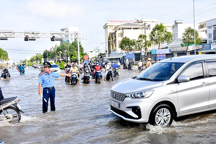 Triển khai các giải pháp đảm bảo an toàn giao thông, chủ động ứng phó các đợt triều cường