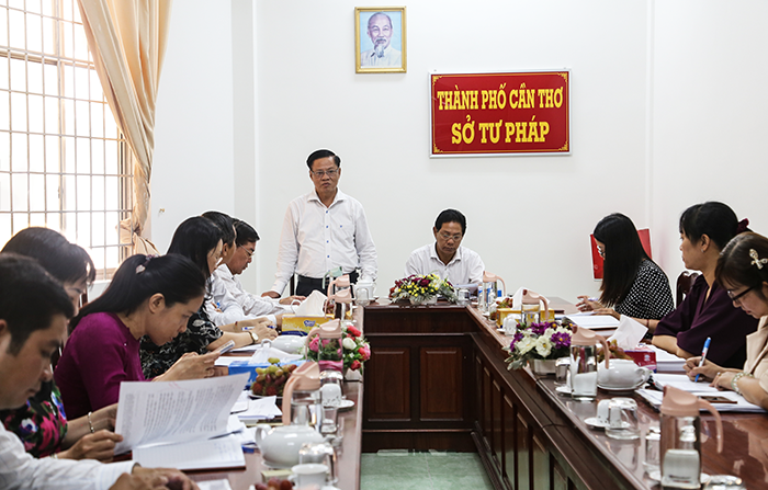 Đồng chí Nguyễn Tòng Nhiệm phát biểu kết luận buổi giám sát.