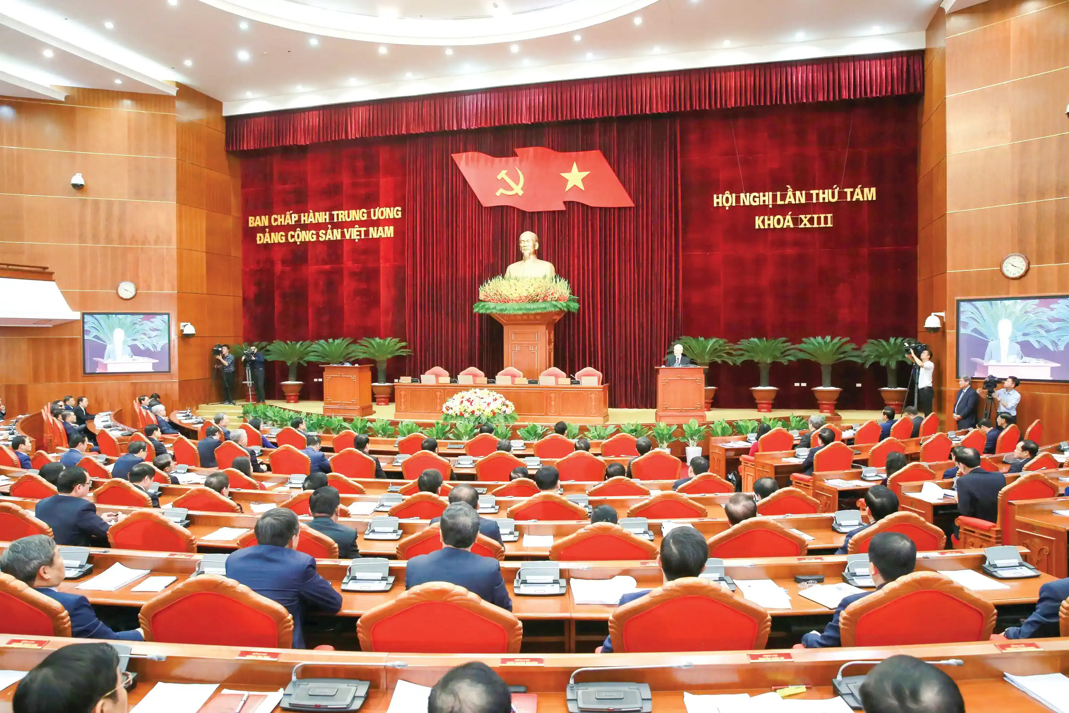 Bế mạc Hội nghị lần thứ 8 Ban Chấp hành Trung ương Đảng khóa XIII Toàn cảnh bế mạc hội nghị. Ảnh: PHƯƠNG HOA –TTXVN