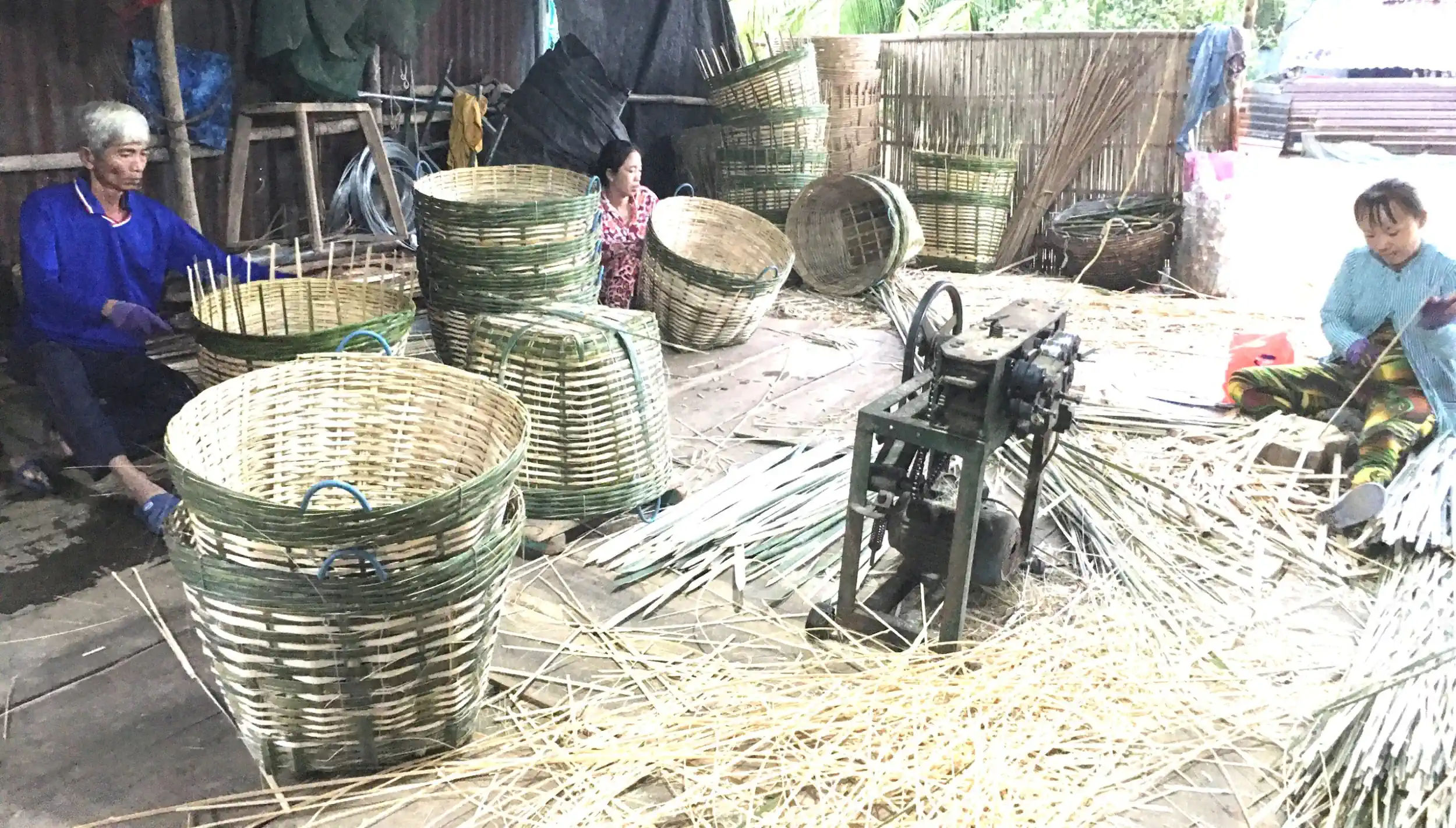 NLĐ HTX Quốc Noãn sống vui với nghề truyền thống, tăng thu nhập lúc nông nhàn.