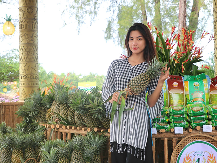 Người đẹp Phan Lê Kim Ngọc, Hoa khôi Học sinh sinh viên thanh lịch TP Cần Thơ năm 2023, duyên dáng trong áo bà ba khăn rằn