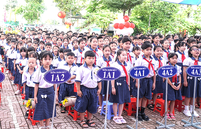 Học sinh Trường Tiểu học Bình Thủy 2 trong ngày khai giảng năm học mới 2023-2024. Ảnh: B.NG