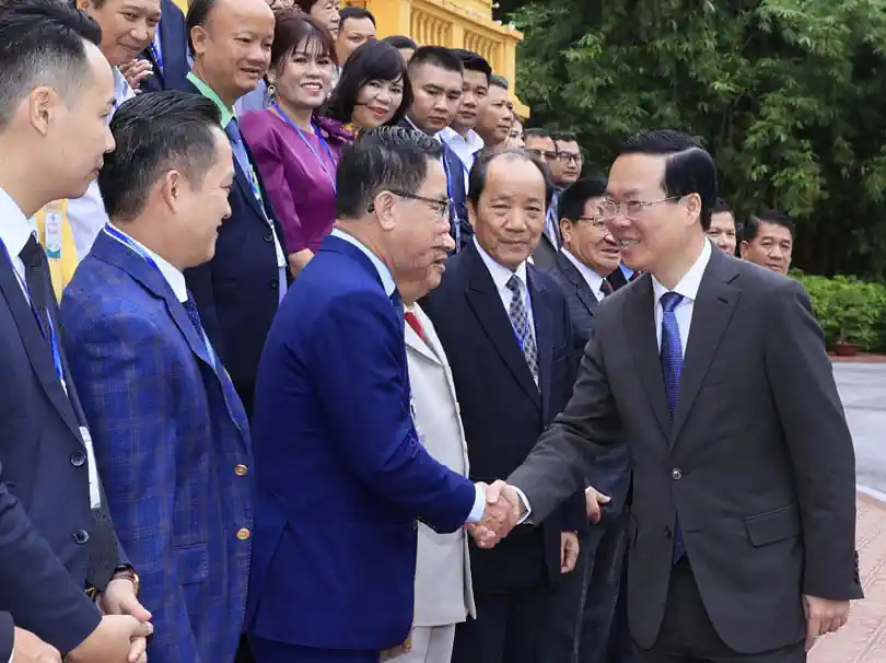 Chủ tịch nước Võ Văn Thưởng với các đại biểu Tổng hội NN&PTNT Việt Nam. Ảnh: THỐNG NHẤT - TTXVN