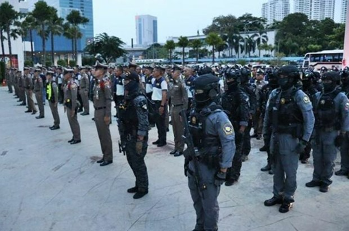 Hơn 800 cảnh sát tham gia chiến dịch truy quét vũ khí bất hợp pháp. Ảnh: thethaiger.com