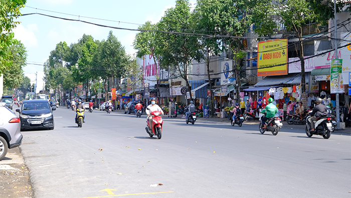 Theo tiến độ dự án triển khai đến tháng 4-2024, song hiện nay đã đạt khoảng 90% khối lượng cơ bản hoàn thành. Các tuyến đường đã thảm nhựa, đảm bảo mỹ quan đô thị, an toàn giao thông... Ảnh chụp đường Mậu Thân.