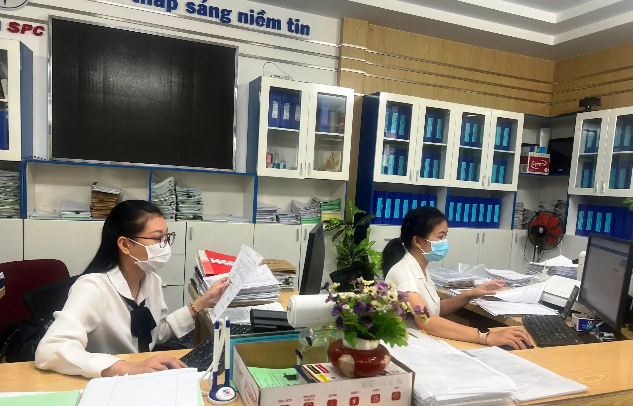 Ngành điện ứng dụng số trong hoạt động kinh doanh, dịch vụ khách hàng Điện lực Ninh Kiều tăng cường ứng dụng số vào các hoạt động kinh doanh, dịch vụ khách hàng.