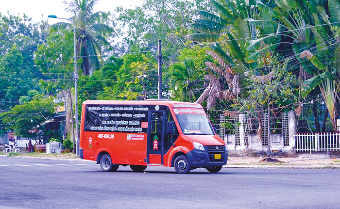 Tuyến xe buýt công viên Sông Hậu - thị trấn Một Ngàn (Hậu Giang) tạo thuận lợi cho người dân đi lại giữa 2 địa phương.