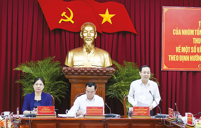 Đồng chí Nguyễn Văn Hiếu phát biểu tại buổi khảo sát. Ảnh: NGỌC QUYÊN