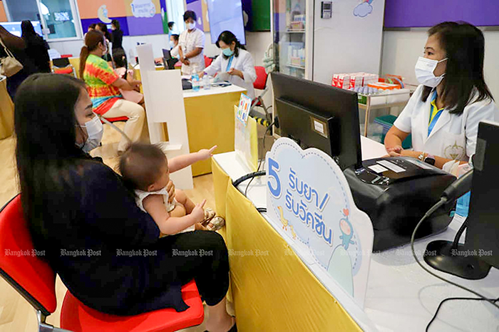 Một cơ sở tiêm vaccine cho trẻ nhỏ tại Thái Lan.