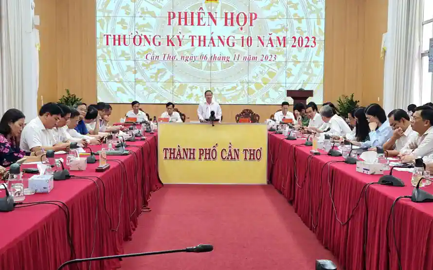 Đồng chí Trần Việt Trường phát biểu chỉ đạo tại cuộc họp. Ảnh: HÀ VĂN