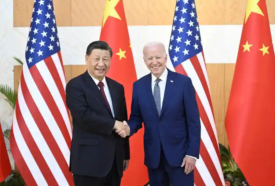 Tổng thống  Mỹ Biden (phải) và Chủ tịch Trung Quốc Tập Cận Bình. Ảnh: Xinhua