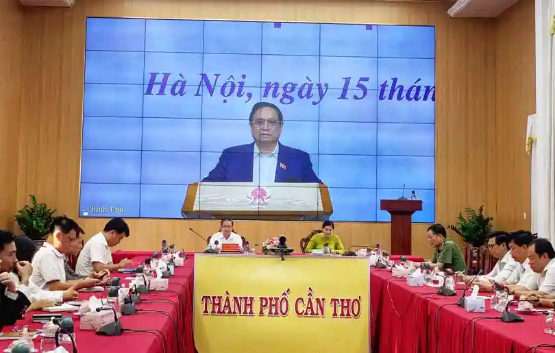 Hội nghị tại điểm cầu trụ sở UBND TP Cần Thơ.  Ảnh: Kiều Mai