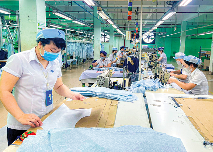 Tiết kiệm điện, san sẻ khó khăn cùng ngành điện