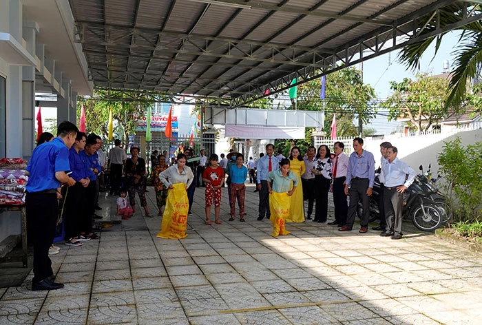 Ðoàn kết toàn dân, xây dựng thành phố văn minh, hiện đại