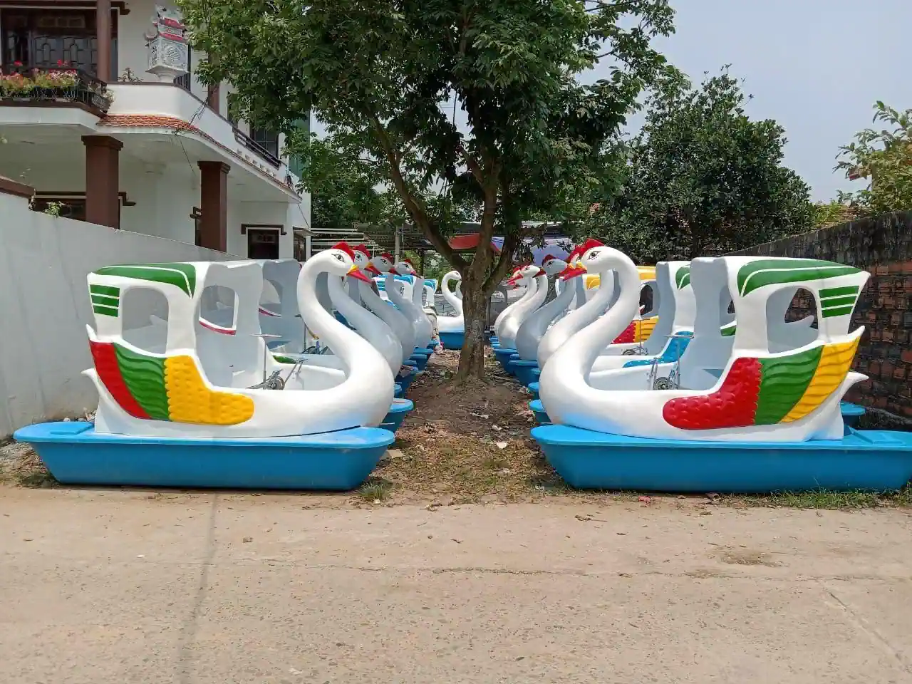 Thiên nga đạp nước uy tín, chất lượng hàng đầu tại Đồ Chơi Vinaco