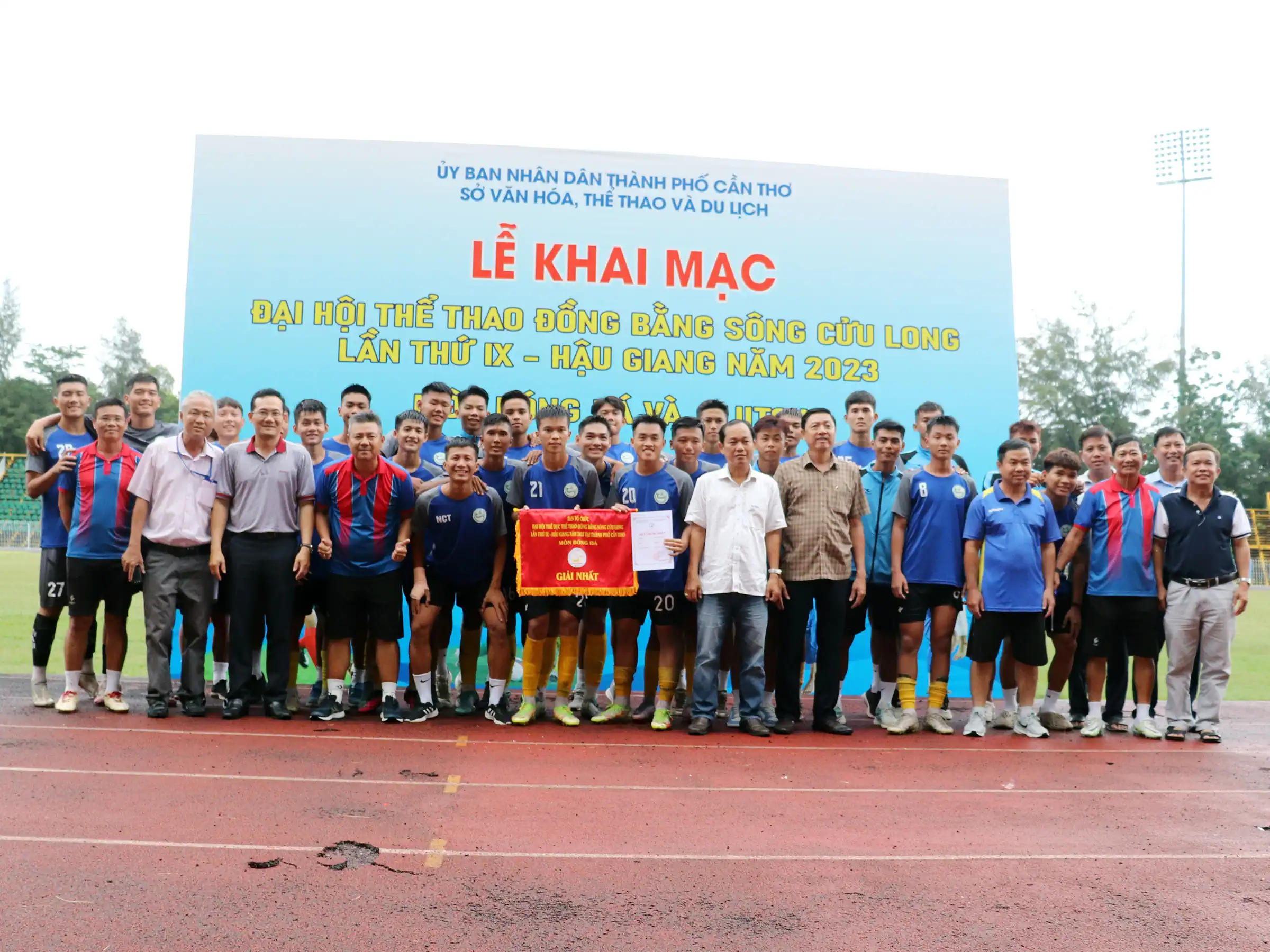 Đội U20 Cần Thơ giành HCV tại Giải Bóng đá U20 Đại hội Thể thao ĐBSCL năm 2023.  Ảnh: Hoàng Quyên