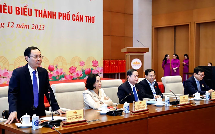 Lãnh đạo Đảng và Nhà nước gặp gỡ Đoàn đại biểu các gương điển hình của TP Cần Thơ