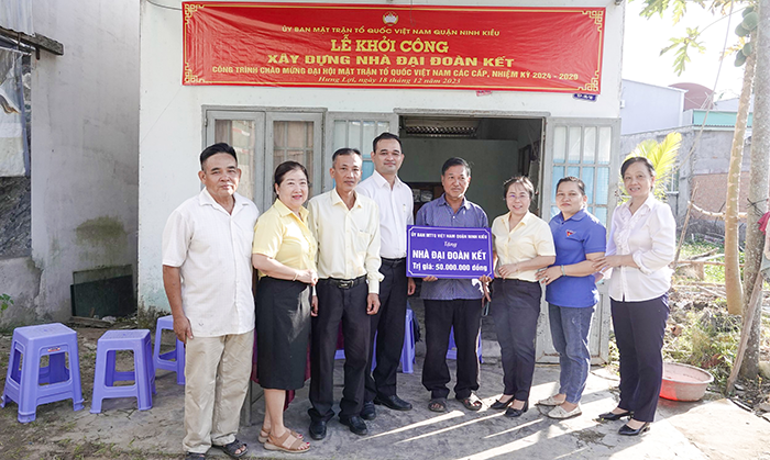 Khởi công xây dựng nhà Đại đoàn kết