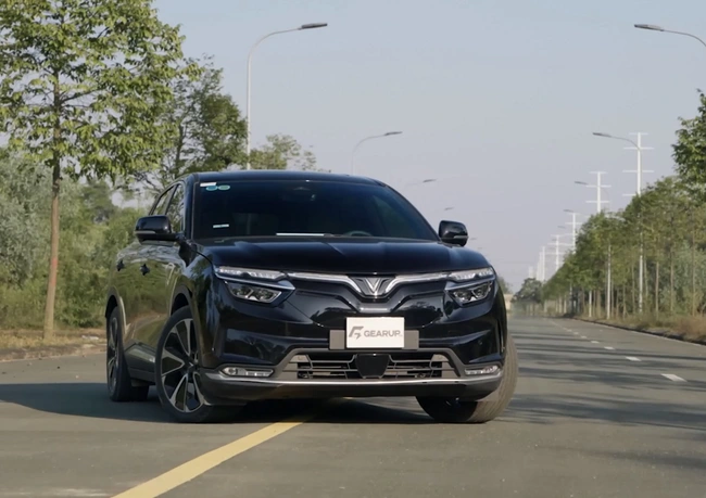 GearUpVN: VF 8 thổi bay các đối thủ trong phân khúc D-SUV