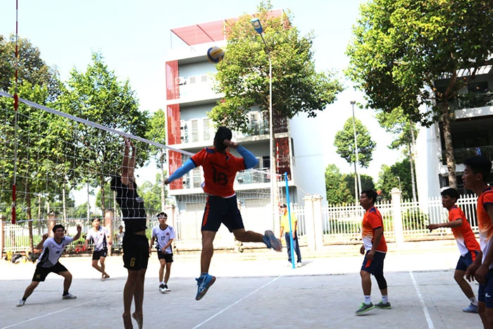 Rộn ràng Ngày hội giáo dục quận Bình Thủy