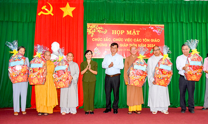 Họp mặt chức sắc, chức việc các tôn giáo nhân dịp Tết Giáp Thìn