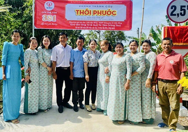 Giúp nhau giảm nghèo, góp sức xây dựng quê hương