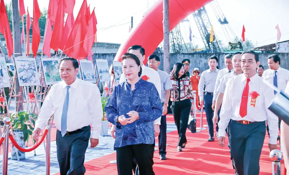“Hai mươi năm ấy, biết bao nhiêu tình…”