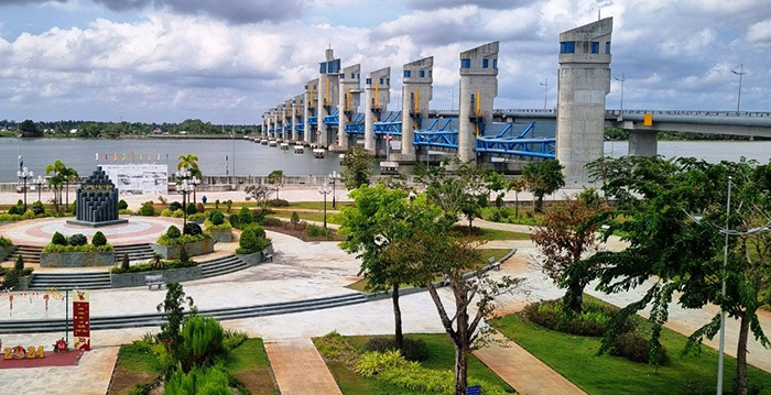 Cấp bách ứng phó hạn mặn phức tạp ở ĐBSCL