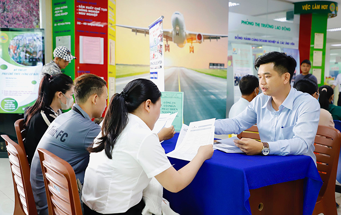 Tạo cơ hội tiếp cận việc làm cho người lao động