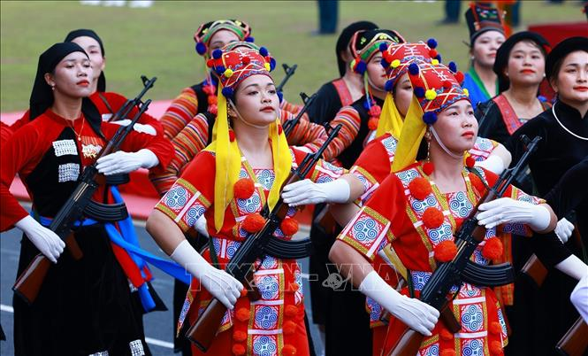 Lễ mít tinh, diễu binh, diễu hành Kỷ niệm 70 năm Chiến thắng Điện Biên Phủ: Viết tiếp những bản hùng ca